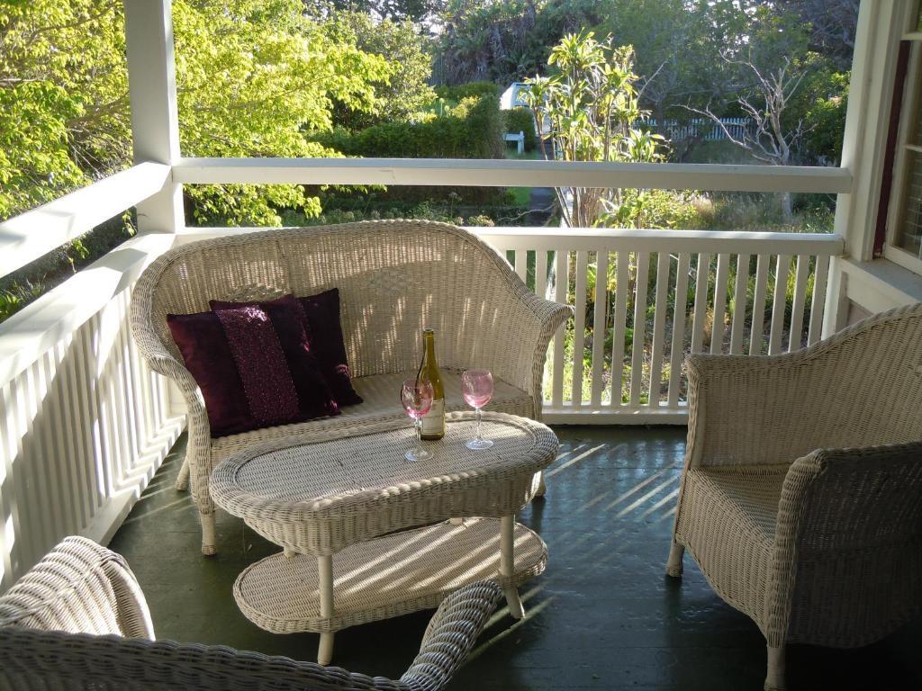 Jacaranda Inn Waimea Room photo